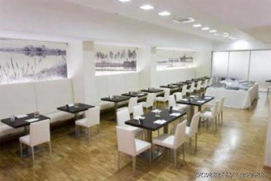 卡弗尔酒店 诺瓦拉 餐厅 照片